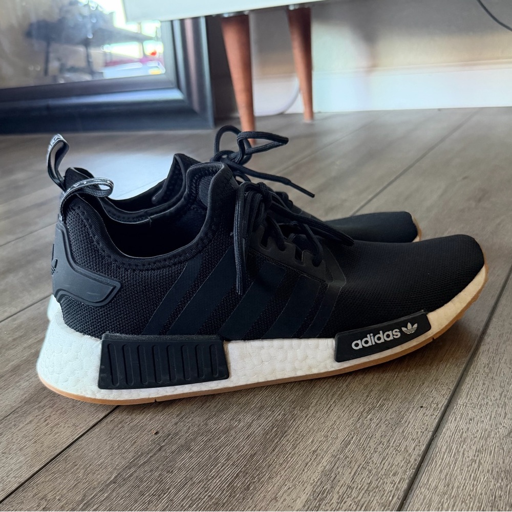 Adidas NMD_R1 men’s sz 9